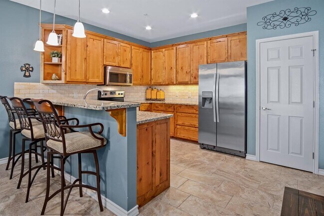 Building Photo - 540 River Run