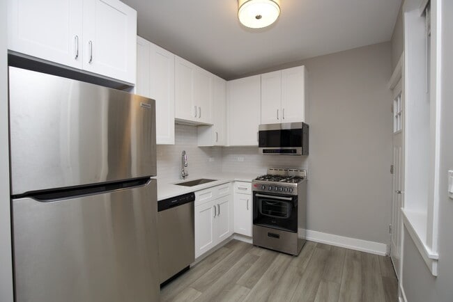 Building Photo - 3854 N Janssen Ave