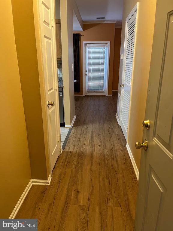 Foto del edificio - 9001 Groffs Mill Dr