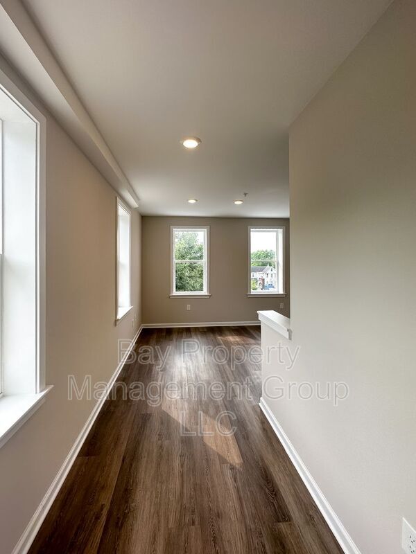 Building Photo - 5508 Belair Rd