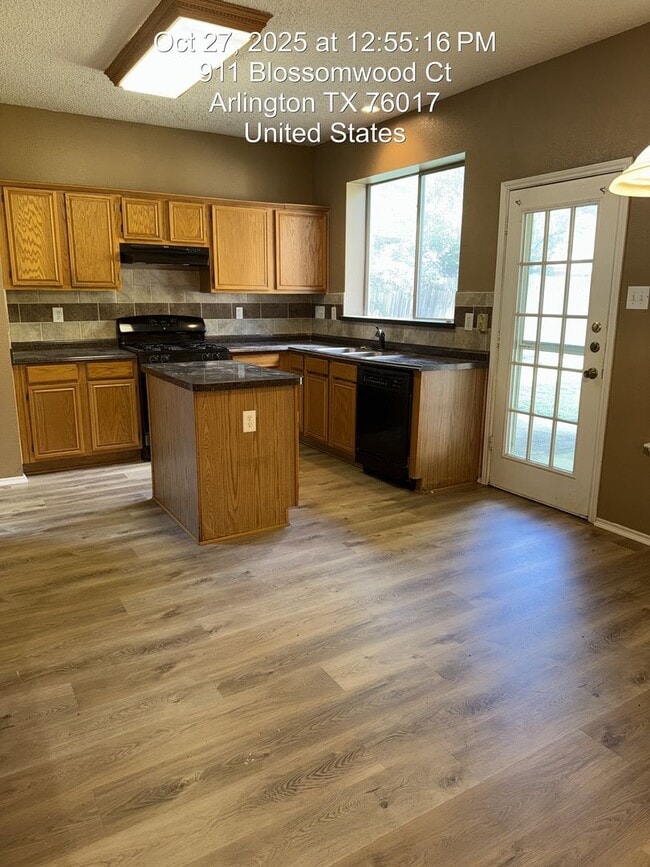 Building Photo - 911 Blossomwood Ct