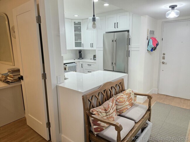 Foto del edificio - 3520 S Ocean Blvd