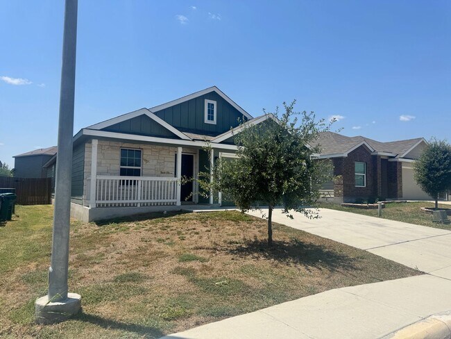 Building Photo - Move-In Ready Modern Home with Open Layout...