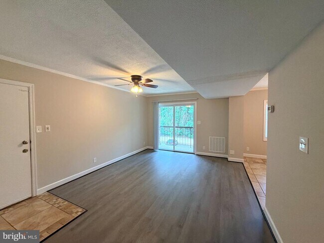 Foto del edificio - 202 Buckingham Ln