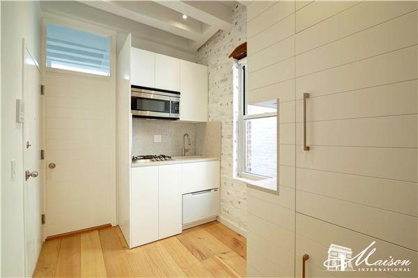 Building Photo - 175 Bleecker St