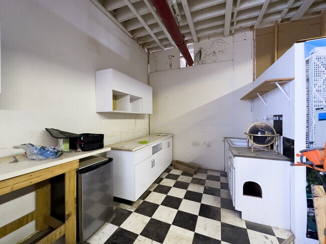 Foto del edificio - 600 N Albany Ave