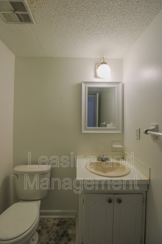 Foto del edificio - 926 Blackrail Ct