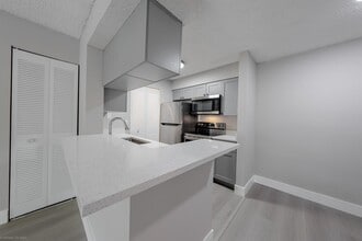 Building Photo - 1247 SW 46th Ave