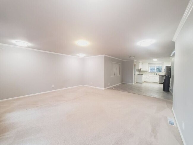 Foto del edificio - Large split level home in El Sobrante