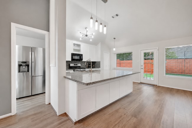 Building Photo - 17402 Hamilwood Dr