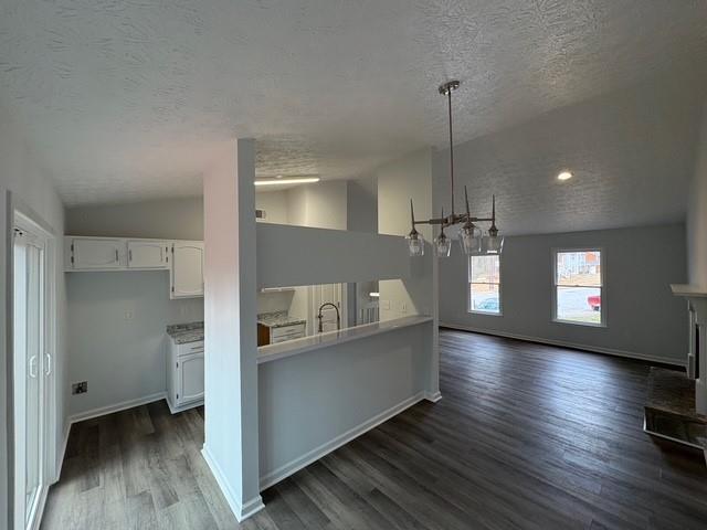 Foto del edificio - 728 Fox Valley Dr