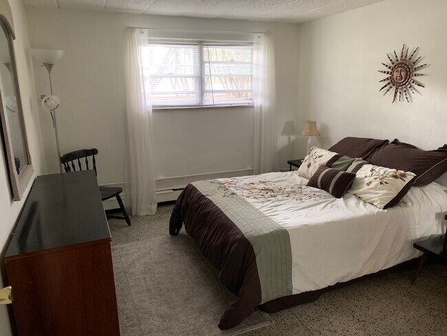 Foto del edificio - 2439 Holmes St
