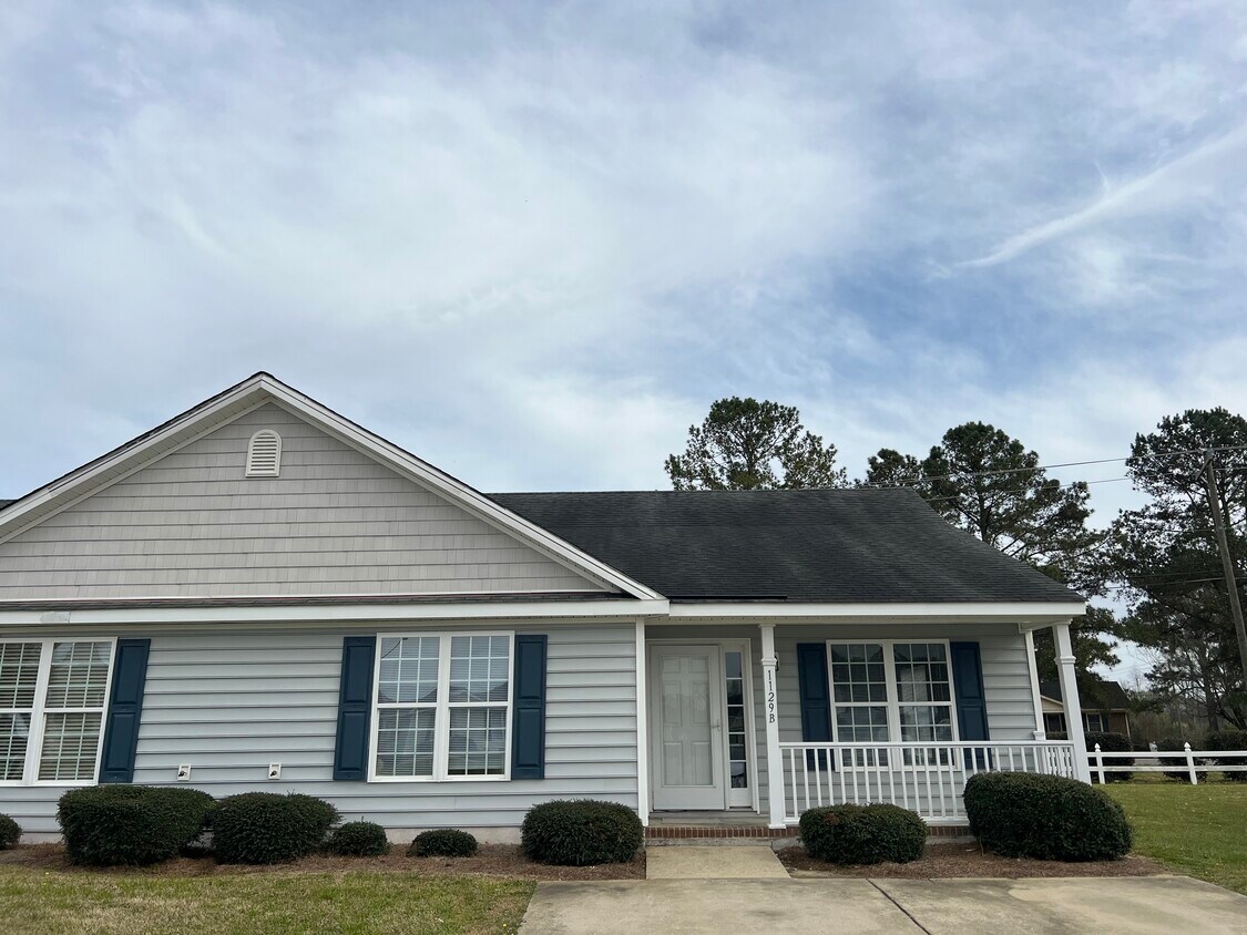 Primary Photo - 1129 Crescent Meadows Dr