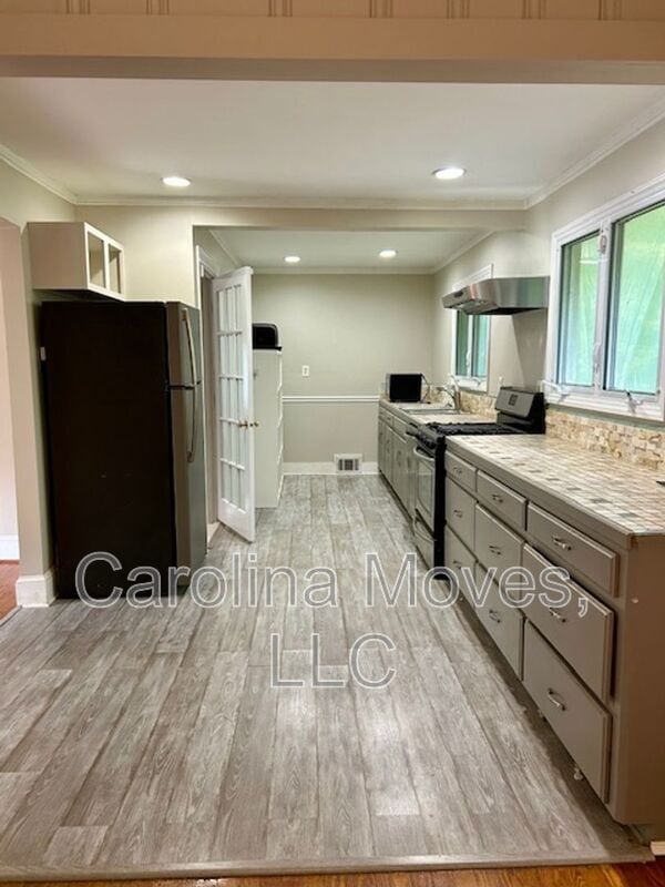 Photo - 20 Sir Abbott St House