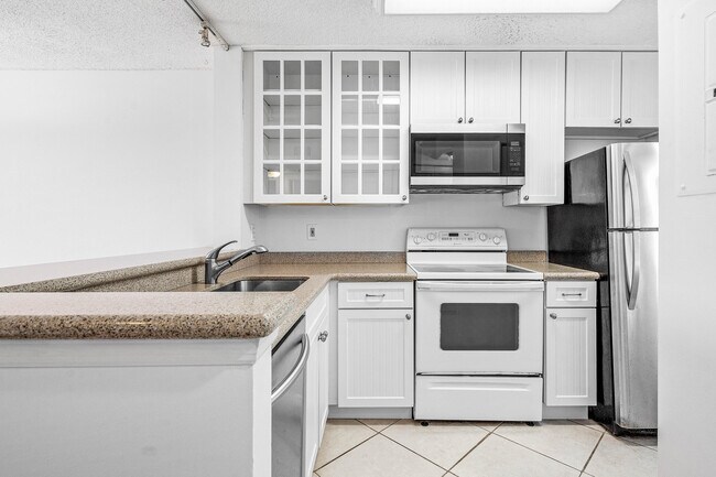 Foto del edificio - 2230 N Cypress Bend Dr