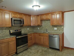 Building Photo - 2 E Main St