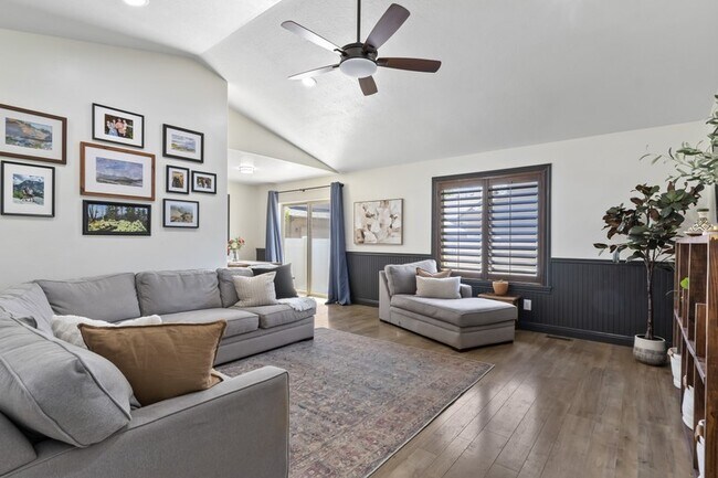 Foto del edificio - 1025 N Apple Seed Ln