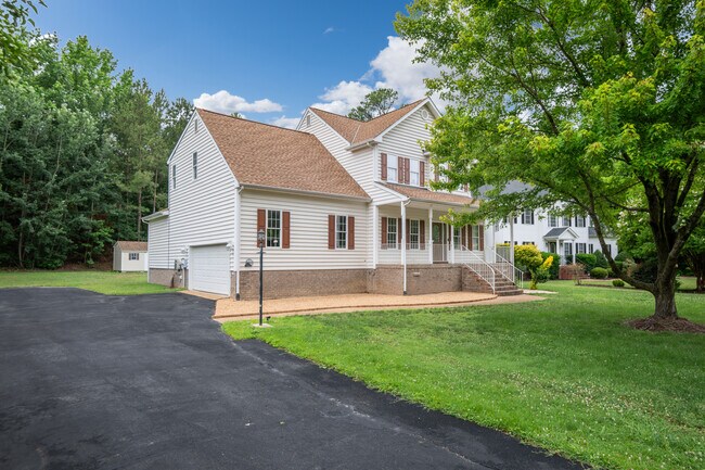 Foto del edificio - 619 Greyshire Dr