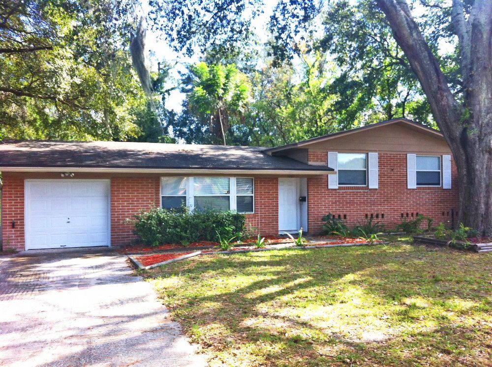 Primary Photo - 1261 Arlingwood Ave
