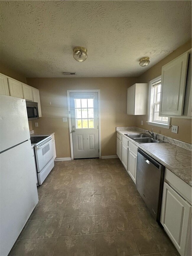 Foto del edificio - 2532 Cameron Woods Ln