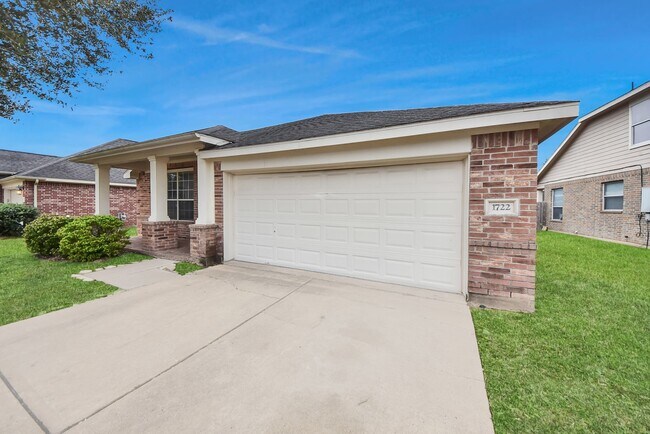 Building Photo - 1722 Lansing Cove Dr