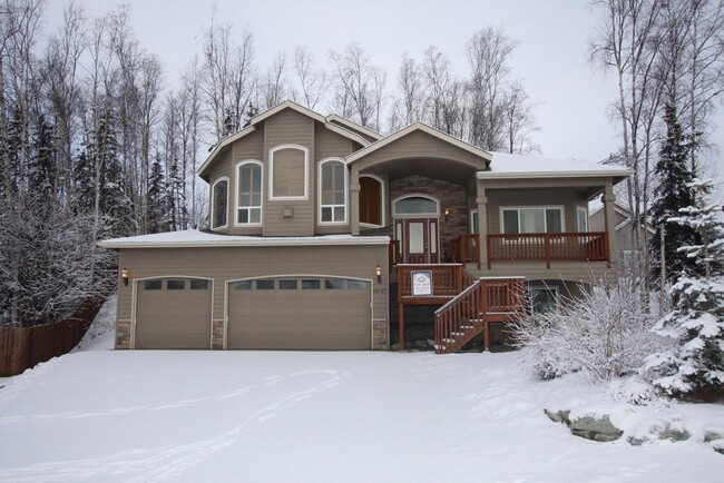 Building Photo - 4 Bedroom Eagle River Home!