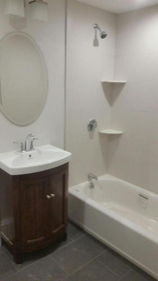 Foto del edificio - Renovated 4 bed/4 bath near Green Line MBTA