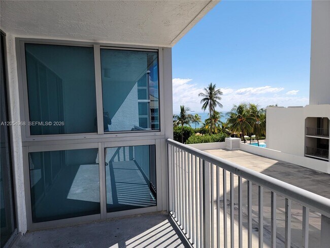 Foto del edificio - 2655 Collins Ave