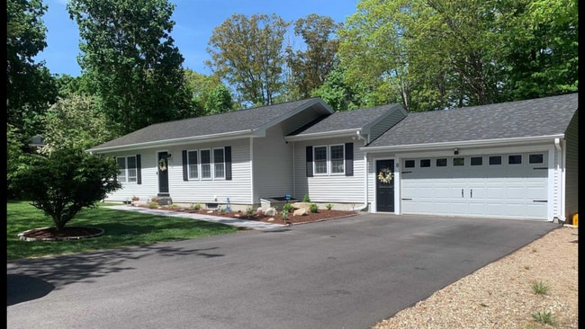 2 car attached garage - 8 Edgewood Ter