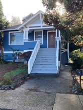 Building Photo - 1939 Irving Ave