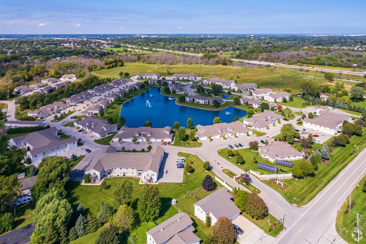 Crystal Lake Apartments at 1530 Crystal Lake Cir Green Bay, WI
