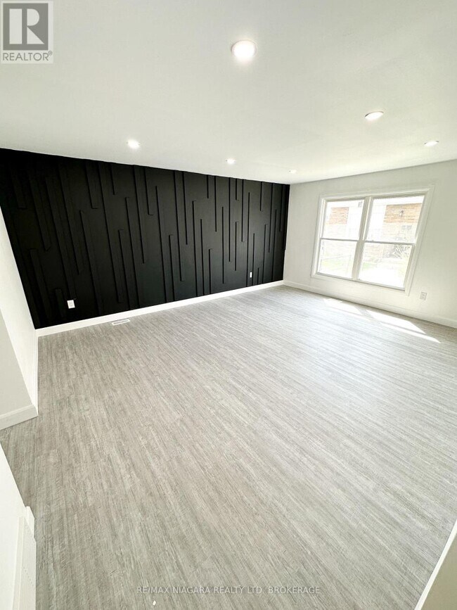 Photo du bâtiment - 71 Hagey Ave