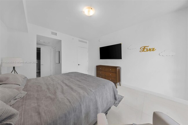 Foto del edificio - 7751 NW 107th Ave