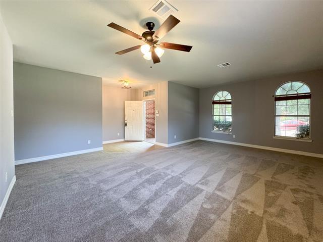 Building Photo - 8005 Hidden Path Ln