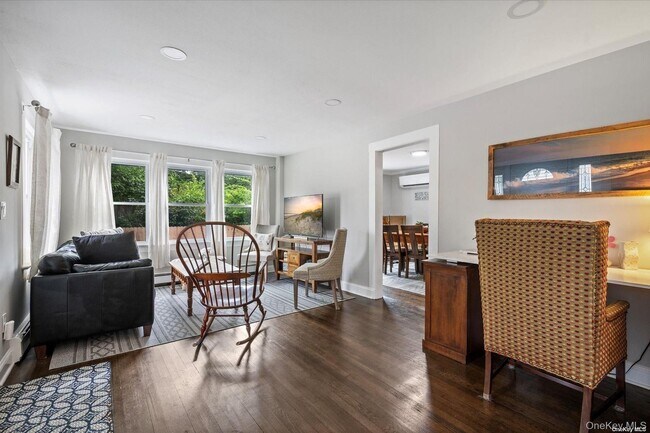 Foto del edificio - 102 Montauk Hwy