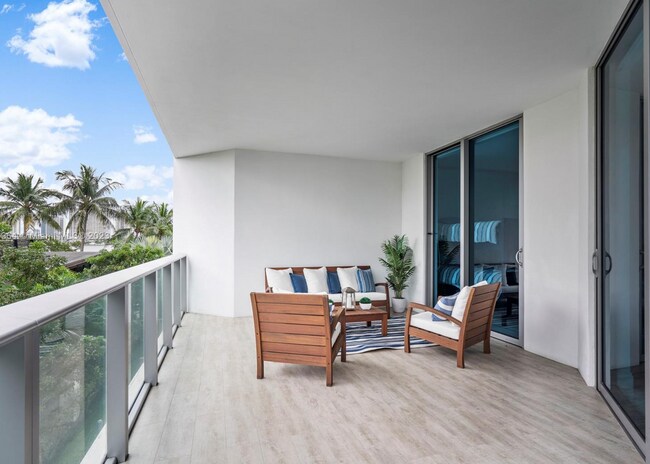 Building Photo - 17301 Biscayne Blvd