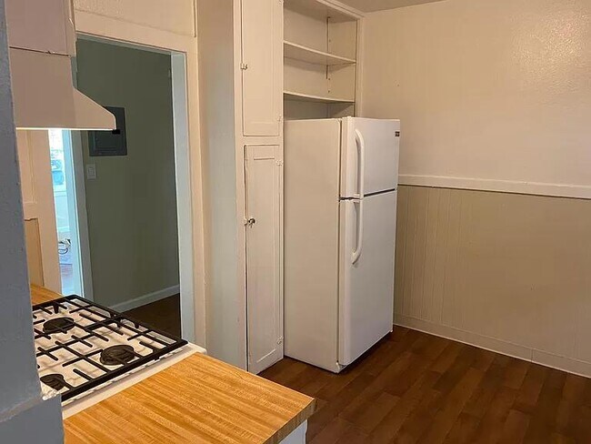 Building Photo - 459 Franklin St