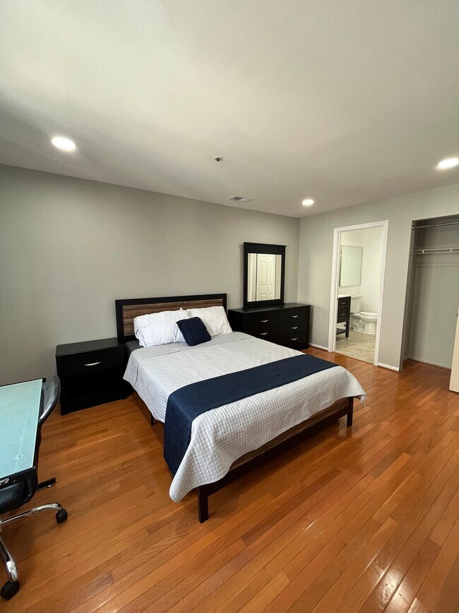 Foto del edificio - 30 Richmond Street4 - Master Bedroom