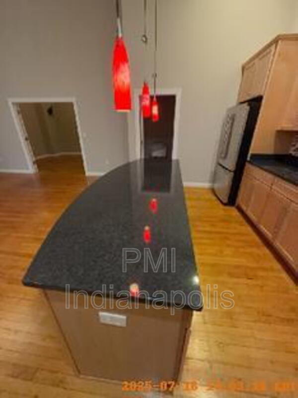 Photo - 141 S Meridian St Apartment