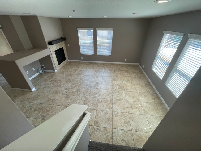 Building Photo - Beautiful and Modern Townhome in The Bay at Point Loma Condominiums