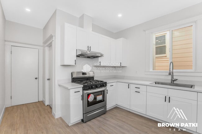 Building Photo - 1334 9th Ave