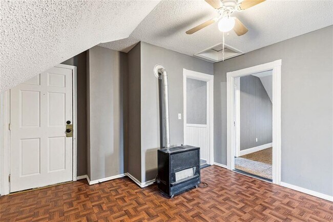 Building Photo - 92 Centre St