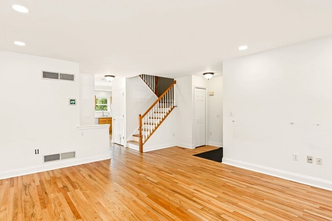 Foto del edificio - 808 Yorkview Dr