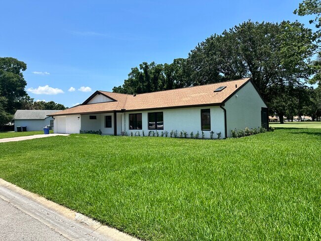 Foto del edificio - 6747 Edgeworth Dr