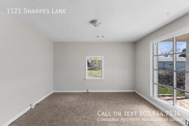 Foto del edificio - 1121 Sharpes Ln