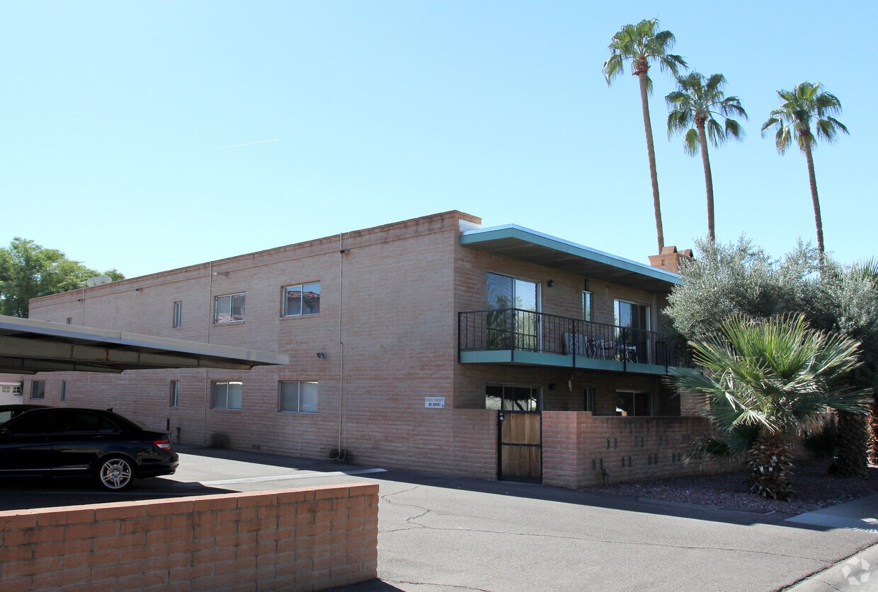 Building Photo - 4829 N 74th St