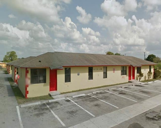 Building Photo - 1027 NW 9th Ave