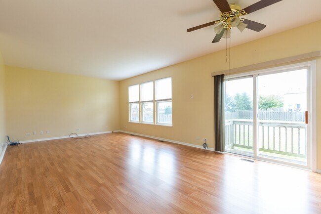 Foto del edificio - 102 Woodland Park Cir