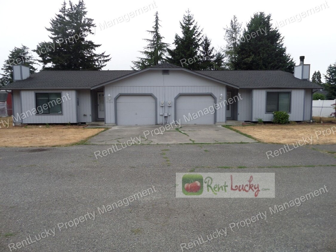 Primary Photo - Green-Parkland Duplex