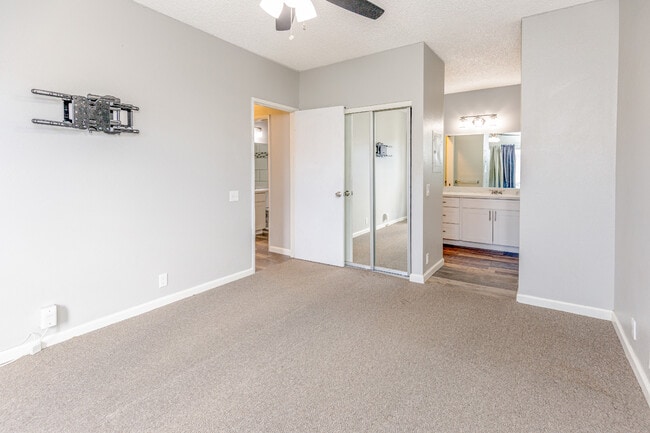 Building Photo - 91-217-217 Hanapouli Cir